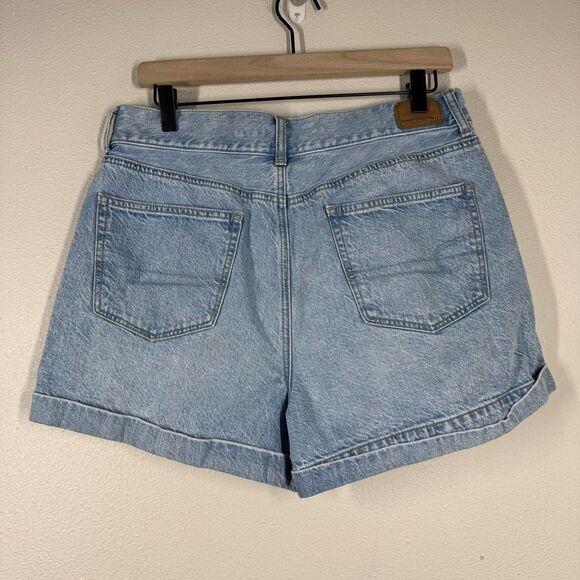 American Eagle Pleated Front Mom Jean Shorts High Rise Cuffed Hem Demin Size 12 - Picture 4 of 5